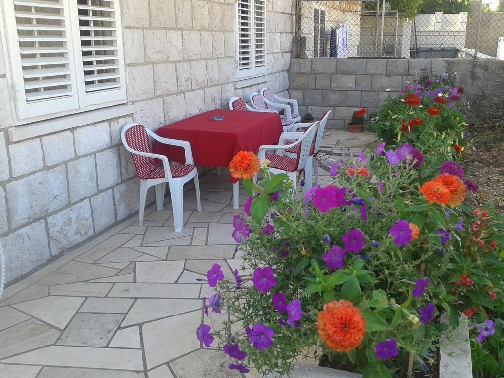 Vera Apartment